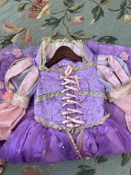 Disney Store Rapunzel Limited Edition Gown Size 6 — 1 of 2000 - Picture 3 of 4